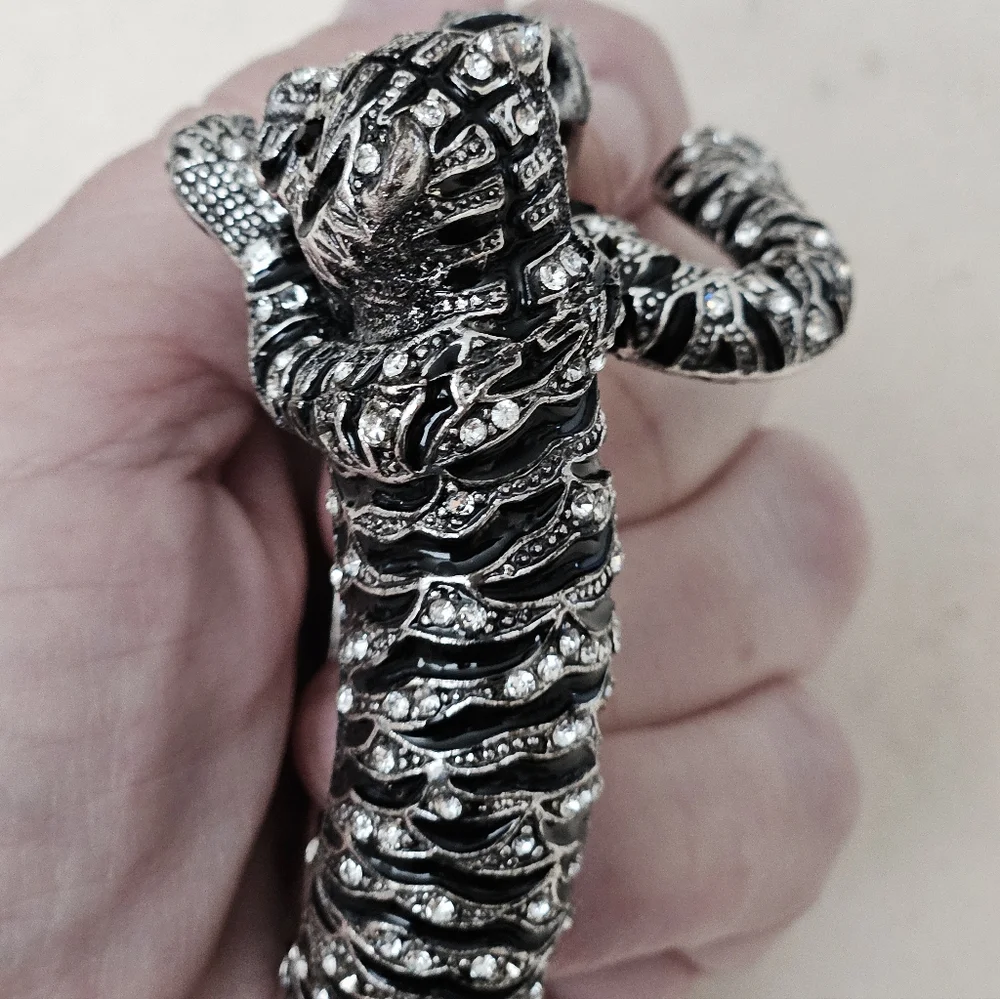 The Unbranded Brand silvertone rhodium